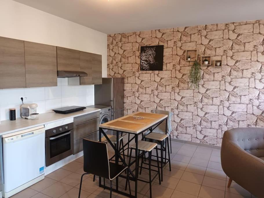 Appartement Duplex Nimes Centre ภายนอก รูปภาพ